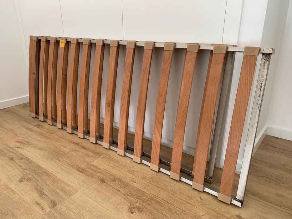 Estrado para cama de casal para doar