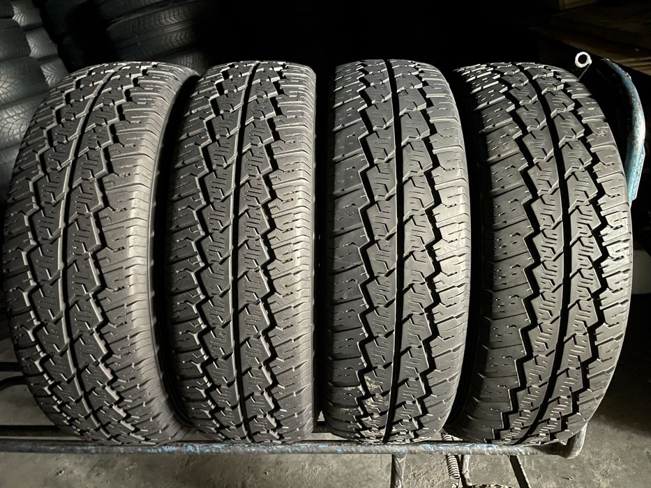 Шини 195/70/15с - 4шт Hankook Radial RA10