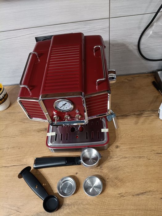 Kolbowy ekspres ciśnieniowy Klarstein Gusto Classico Espressomaker 135