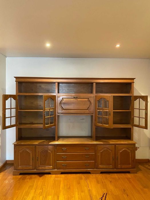 Móvel de tv e cristaleira