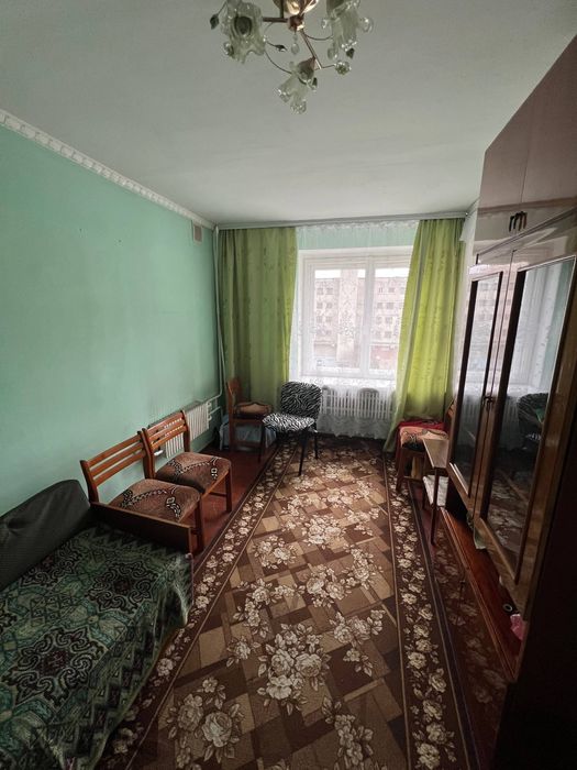 Акуратна кімната в гуртожитку