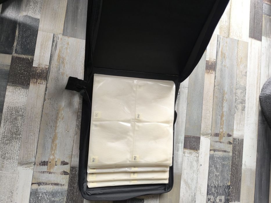 Piórnik na płyty CD