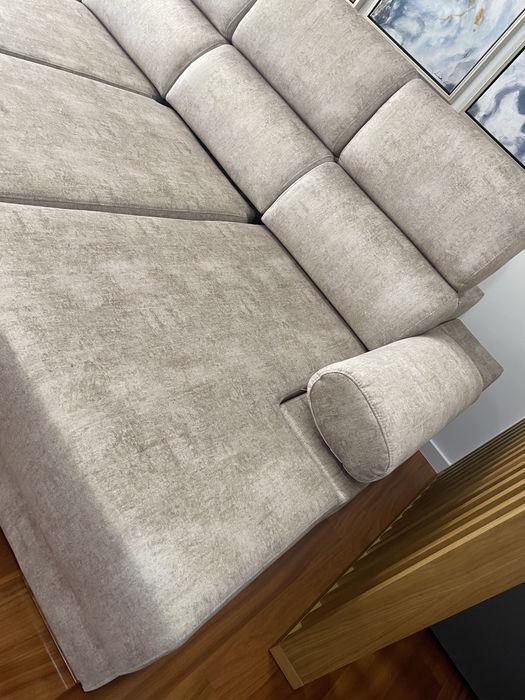 Sofá grande com duas cheise longue.