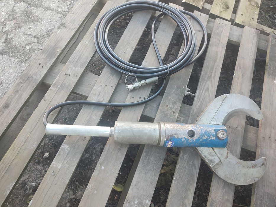 Klauke,Duże nożyce hydrauliczne