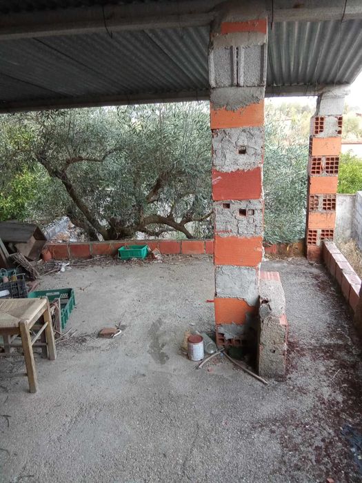 Casa de xisto com quintal