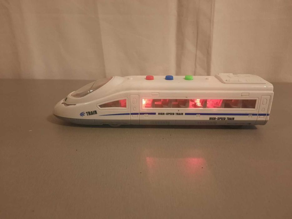 Детская игрушка поезд игрушка паровоз инерционный со светом и звуком