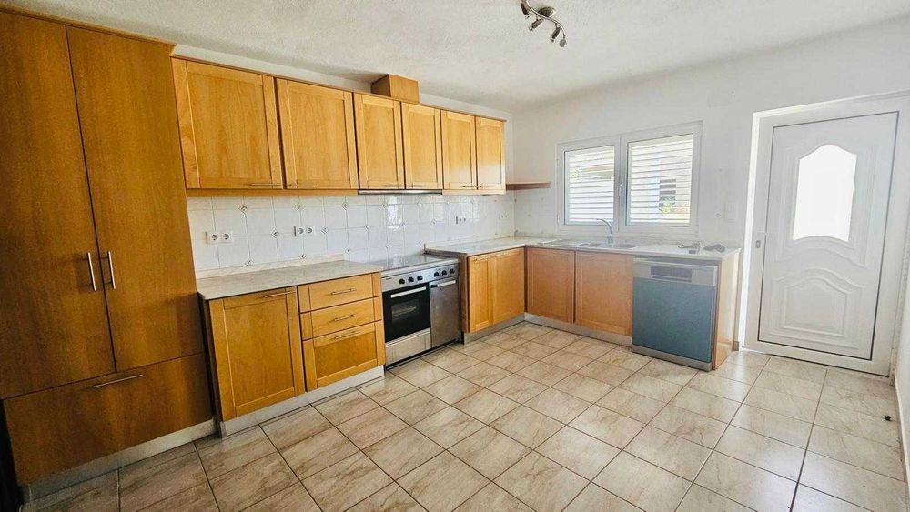 Moradia Renovada com Terreno