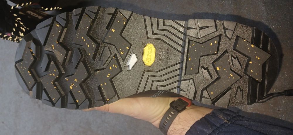 Нові ботинки (берци)  Royer