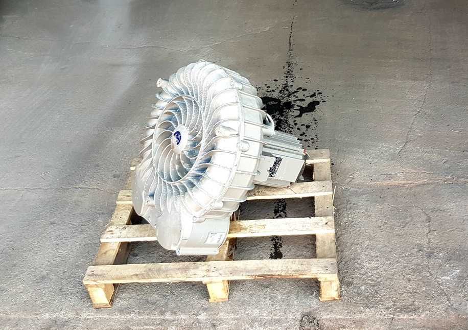 Dmuchawa pompa próżniowa BECKER SV 700/1 6,6kW bocznokanałowy 18r