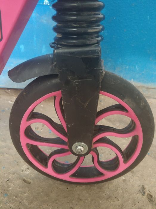 Самокат для дівчинки