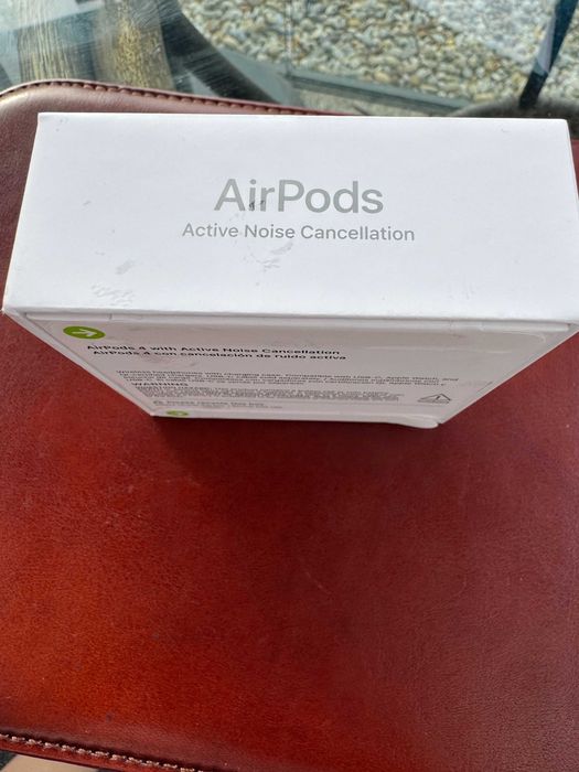 Apple AirPods 4 com Active Noise Cancellation | Selado de fábrica | Fatura de compra