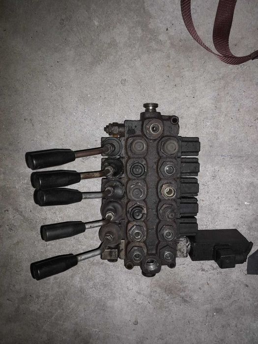 distribuidor hiraulico com manipulos