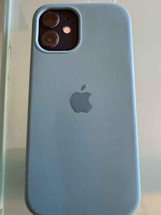 Iphone 12 mini, 128 gb  em muito bom estado com capa da Apple e proteçao de ecrã tudo original .