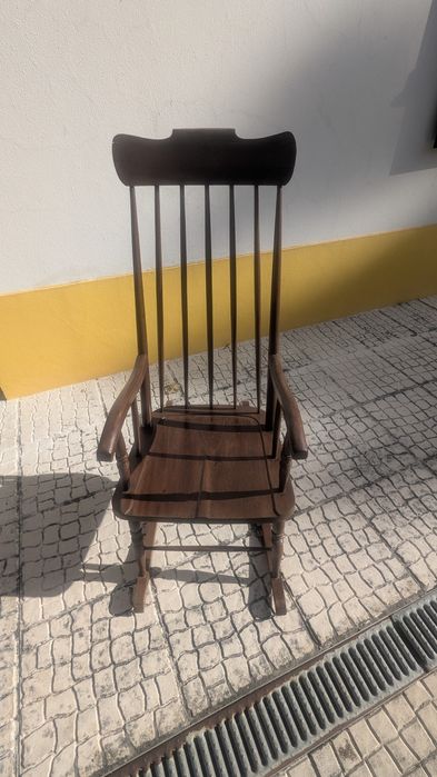 Cadeira baloiço antiga