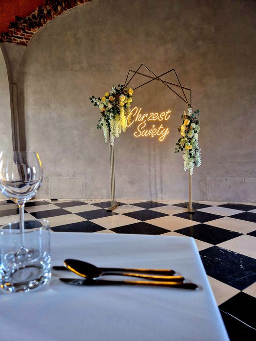 Sprzedam - metalowy złoty - korona