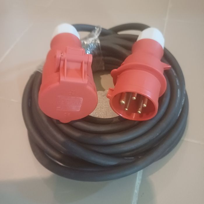 Подовжувач трифазний