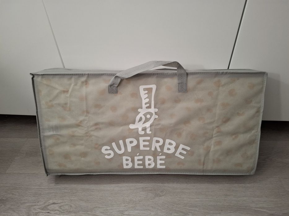 Tapete de bebé acolchoado.