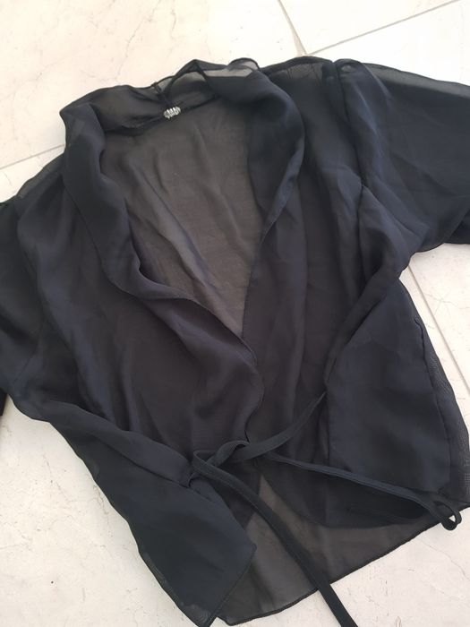Casaco bolero em tule preto