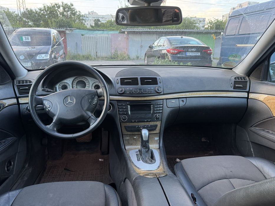 Mercedes e class w211