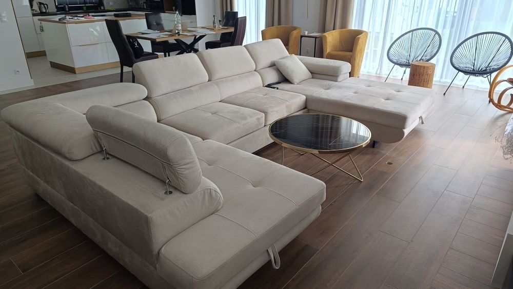 Narożnik do salonu ze stolikiem 200x345x200. 100 glebokosci