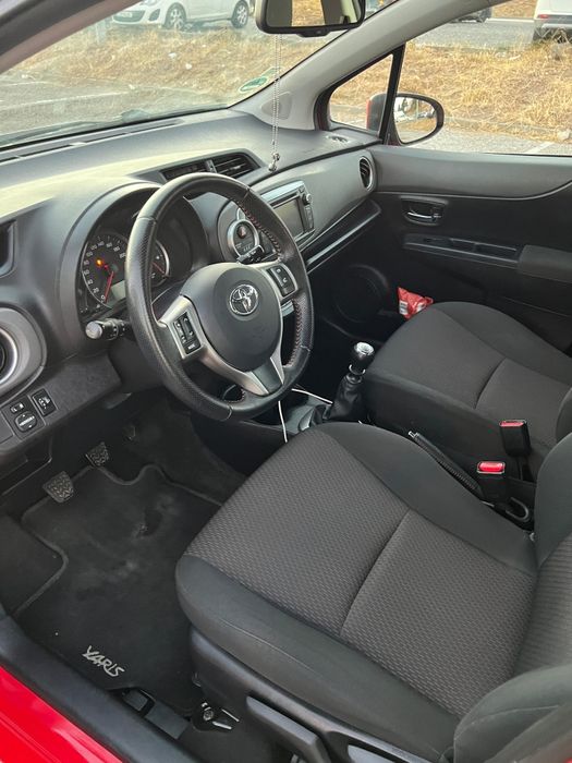 Toyota yaris D4D diesel vermelho Ano 2013/03 Activo