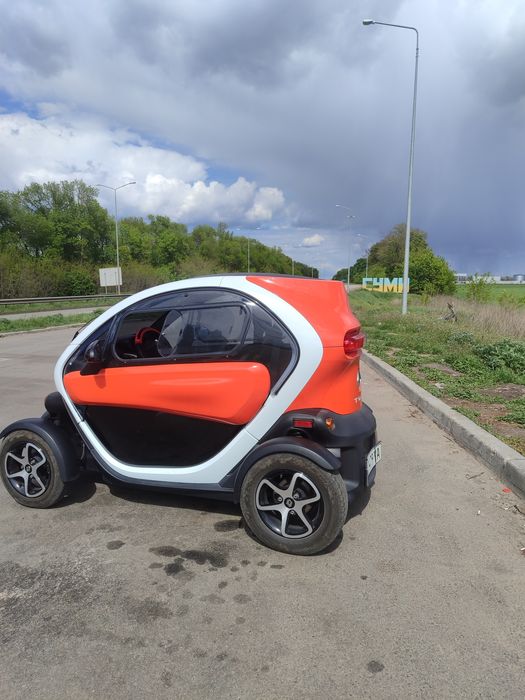 Рено.   .Твіззі..