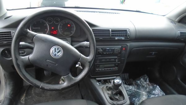 Para Peças Volkswagen Passat (3B3)