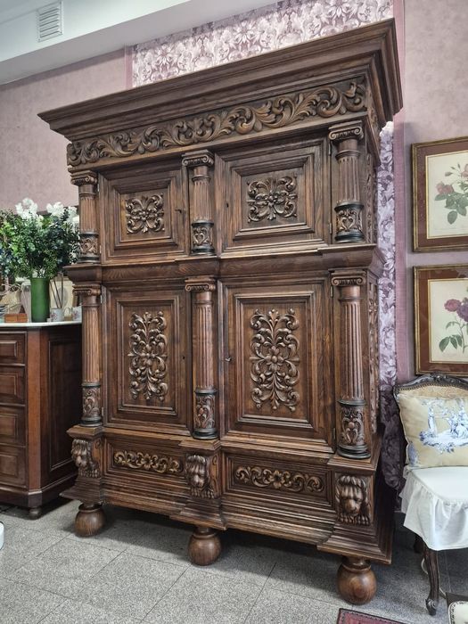 Armário Palaciano Estilo Renascença.  Século XIX.