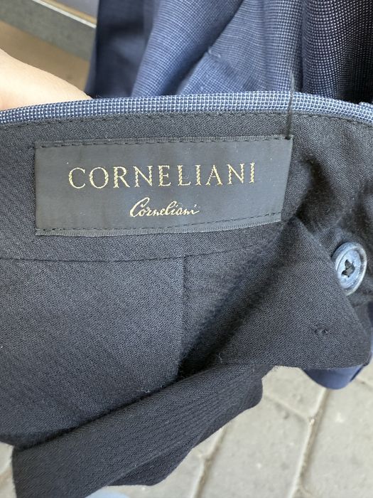 Чоловічий вовняний костюм Corneliani