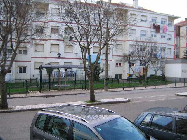Quarto com despesas incluídas-Perto do TagusPark, faculdades,despesas incluídas.