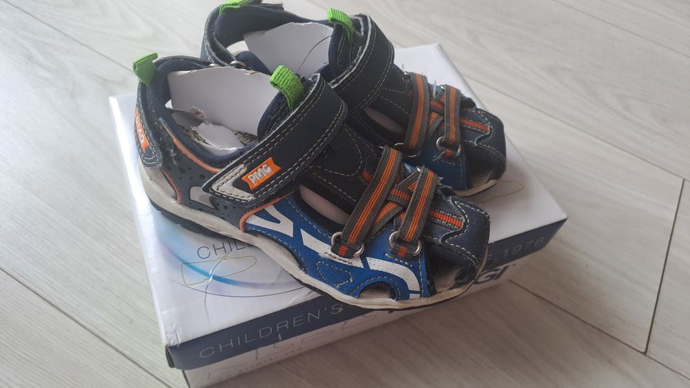 Sandałki Primigi chłopięce rozm.28