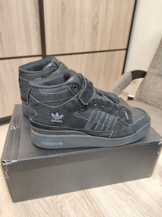 Кроссовки Adidas оригинал 40 размер. Мужские кожаные высокие