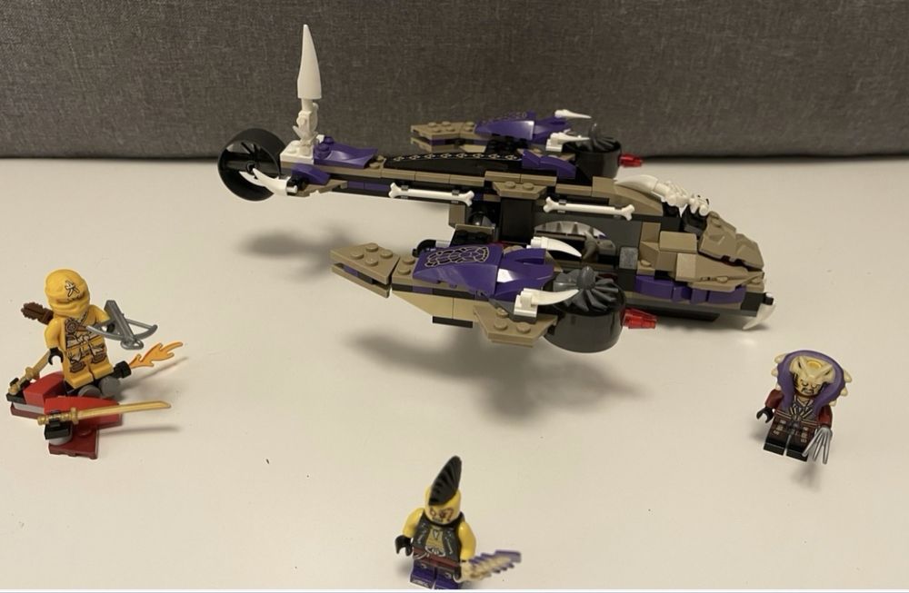 LEGO Ninjago 70746 - Atak śmigłowca Condrai, komplet z instrukcją