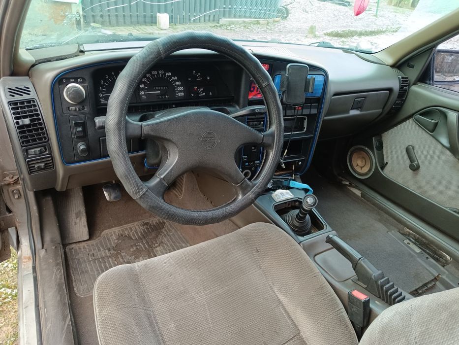 Опель Омега А  2.0і