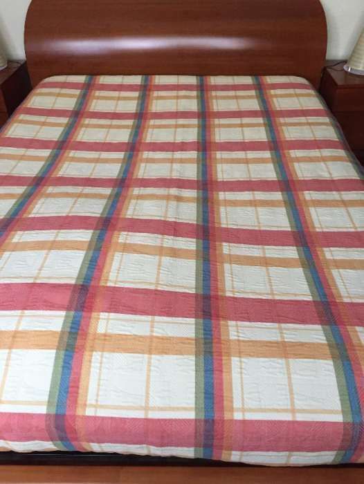 Cama de casal em cerejeira maciça