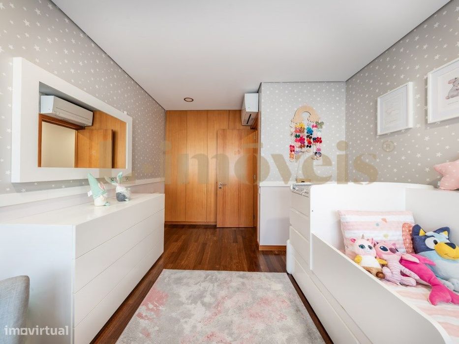Apartamento T3, Mobilado E Equipado, No Fórum, Vizela.