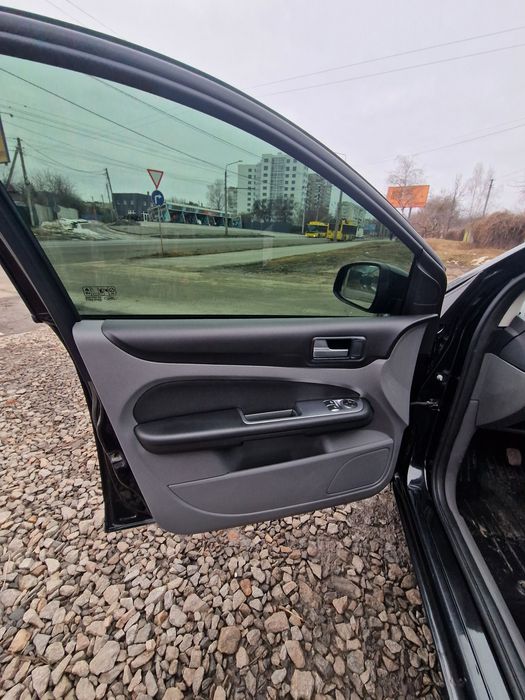 Ford Focus 2010 року