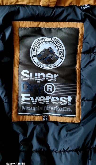 Damska śliczna kurtka,parka SuperDry Everest.