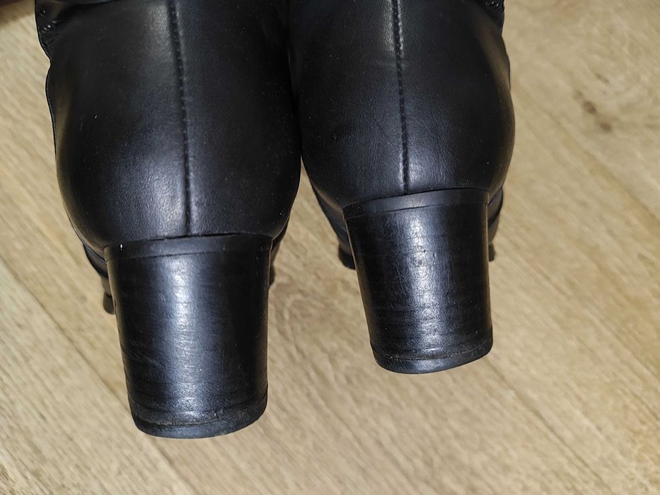 Продам чоботи жіночі