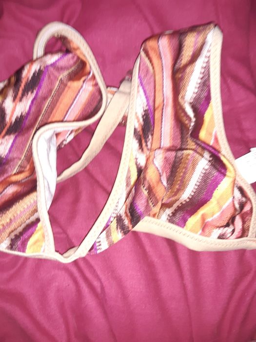 Fatos de banho e bikinis