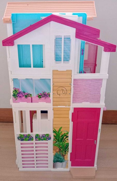 Casa da Barbie (28x72,6x38)