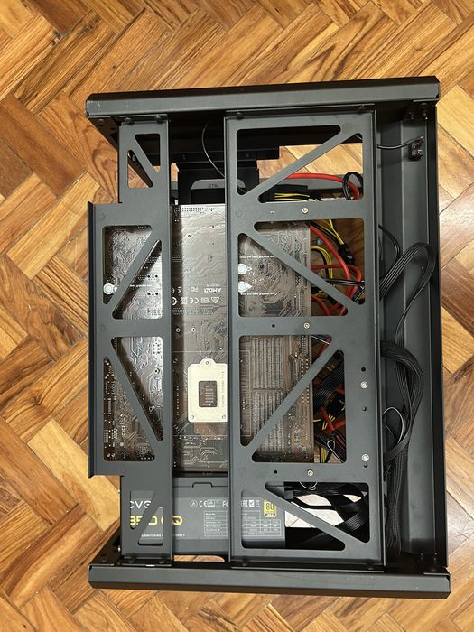Mining Rig com 6 GPUs Gigabyte