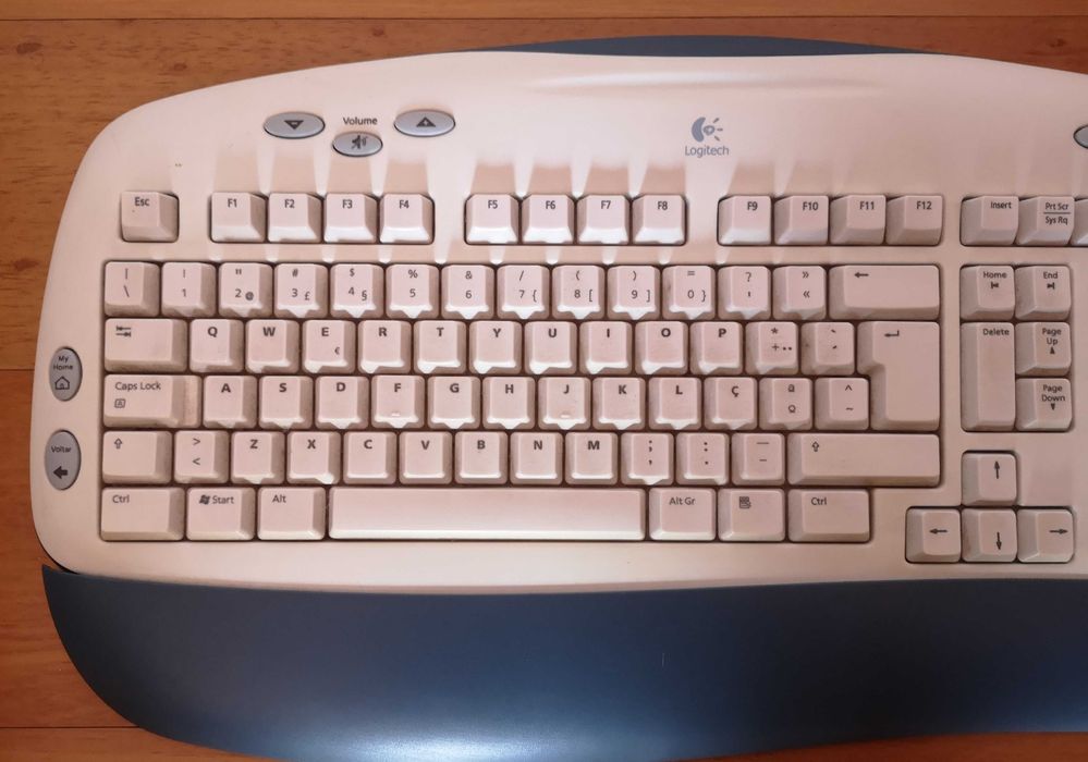 Teclado Logitech sem fios