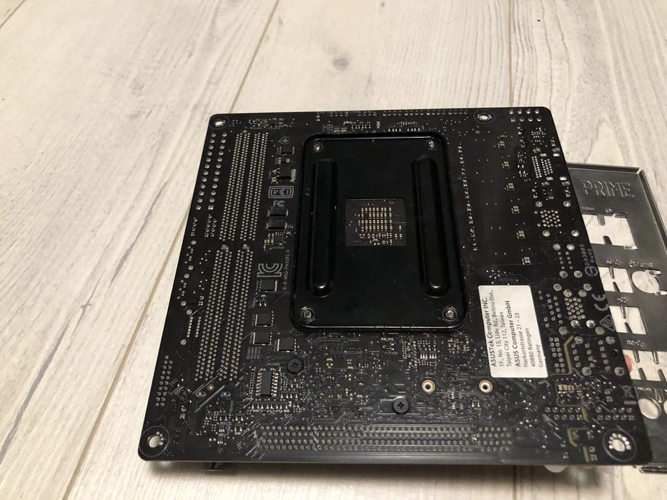 Материнська плата Mini itx asus a320 am4