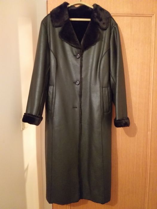 Casaco em pele com pêlo por dentro