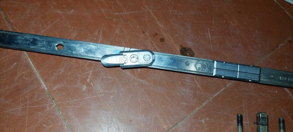 Фурнитура ,,Maсo,,в отличном состоянии.Ответная планка 9мм.