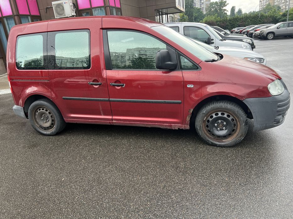 Продам дуже економний Vw caddy оригінальний пассажир  life 1.4 газ/бенз 2005р.