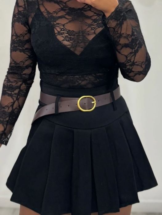 Saia pregas preta com calção Nova