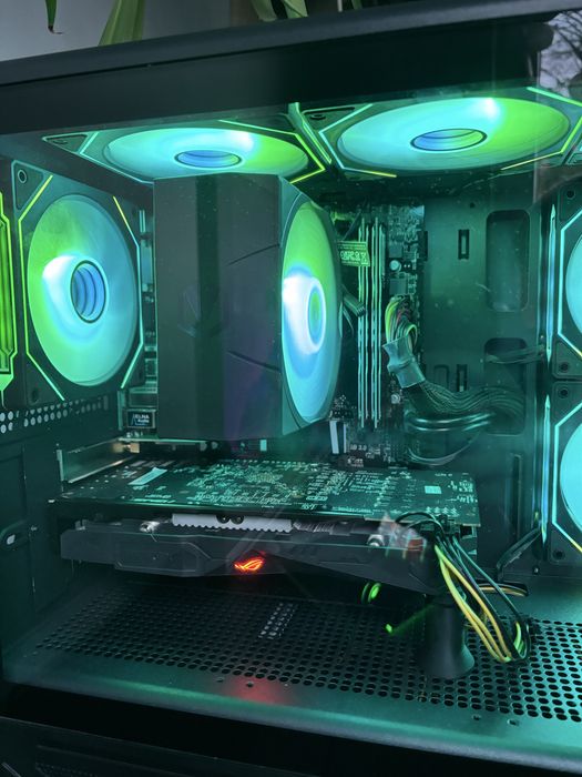 Komputer Gamingowy Ryzen 5 3500x 16gb ram Radeon RX 570