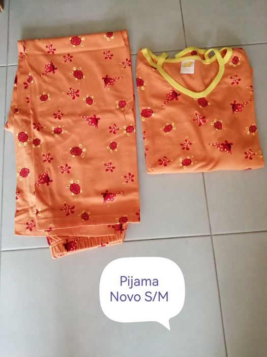 Pijama laranja, chapéu e saia Novos, Lenços e kispo